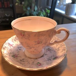 🚩🚩Sold( on Mercari) 🚩🚩Tuscan Fine English Bone